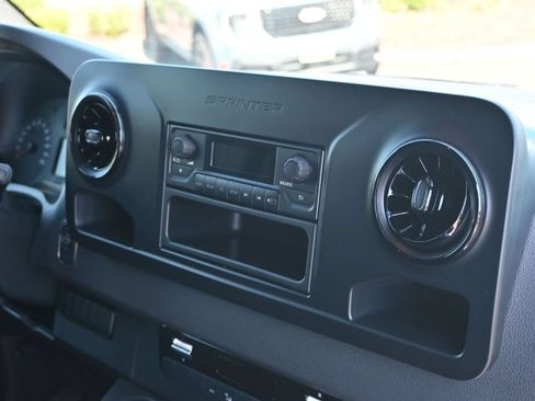 Used 2019 Mercedes-Benz Sprinter 144 image 35