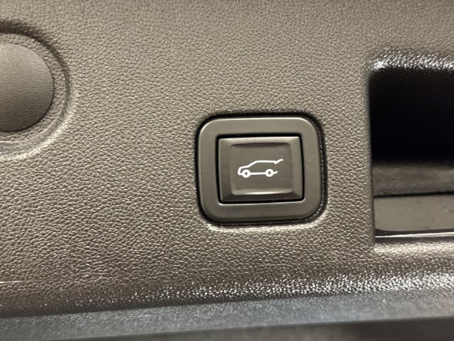 Used 2024 Chevrolet Equinox LT FWD image 24