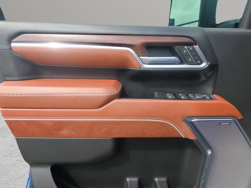 Used 2025 GMC Sierra 2500 Denali Ultimate AWD/4WD image 18