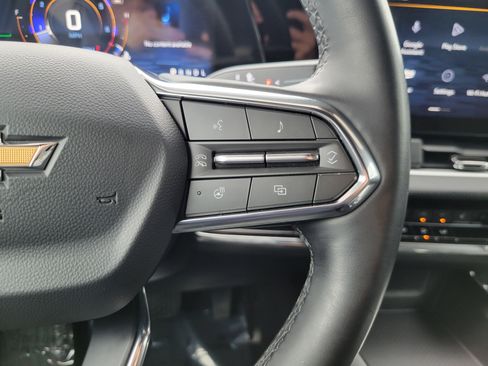 Used 2025 Chevrolet Equinox LT w/ Safety and Technology Package image 20
