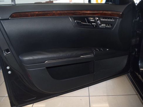 Used 2011 Mercedes-Benz S 550 image 23