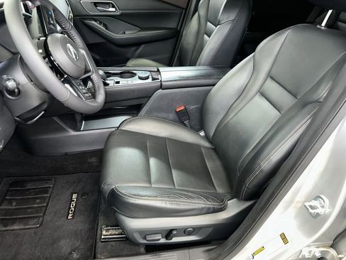 Used 2021 Nissan Rogue SL image 5