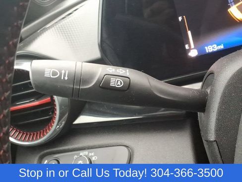 Used 2025 Chevrolet Trax RS FWD image 20