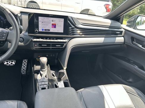 Used 2026 Toyota Camry SE FWD image 19