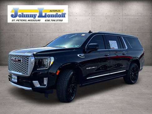Used 2023 GMC Yukon XL Denali image 4