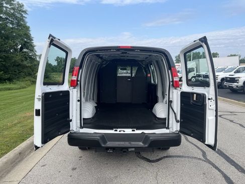 New 2026 Chevrolet Express 3500 w/ Driver Convenience Package RWD image 6
