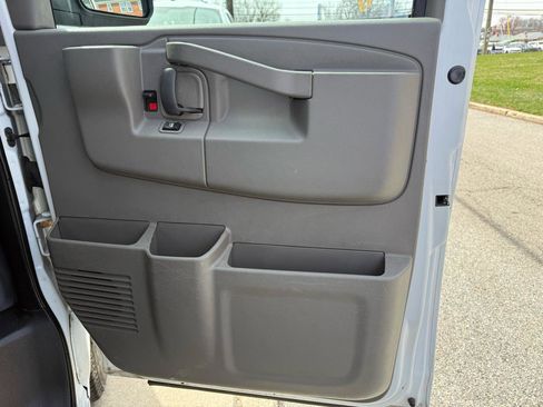 Used 2021 Chevrolet Express 2500 RWD 2500 135 w/ Driver Convenience Package image 34