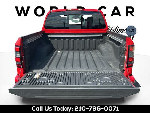 Used 2025 Nissan Frontier SV w/ SV Convenience Package RWD image 9