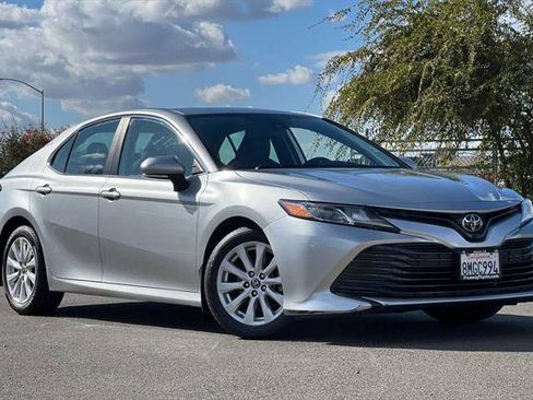Certified 2019 Toyota Camry LE FWD image 2