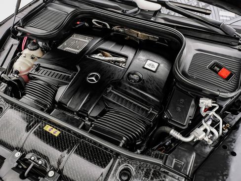 Used 2024 Mercedes-Benz Maybach GLS 600 4MATIC image 45