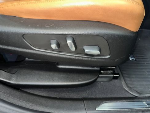 Certified 2022 Cadillac XT5 Premium Luxury w/ LPO, Floor Liner Package image 33