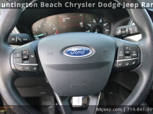 Used 2020 Ford Escape SE image 19