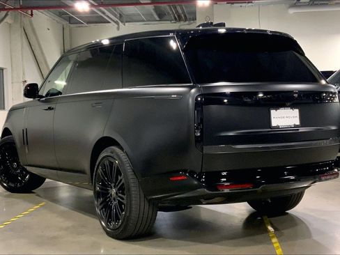 Used 2025 Land Rover Range Rover Long Wheelbase SE image 11