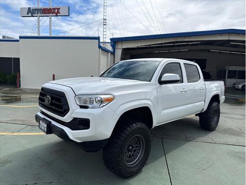 Used 2022 Toyota Tacoma SR AWD/4WD image 2