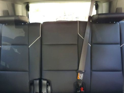 Certified 2025 Cadillac Escalade ESV Sport image 10