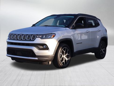 Used 2024 Jeep Compass Limited image 3