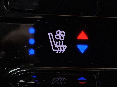 Used 2023 Buick Envision Avenir image 8