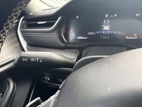 Used 2022 Jeep Grand Cherokee Limited image 36