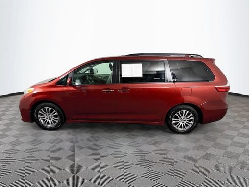 Used 2020 Toyota Sienna XLE FWD image 8