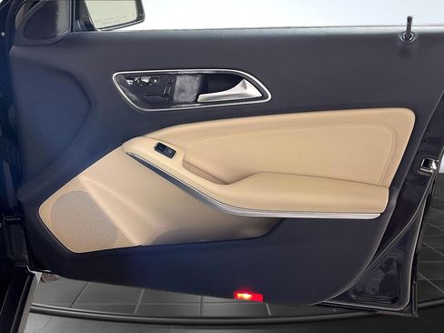 Used 2017 Mercedes-Benz GLA 250 image 24