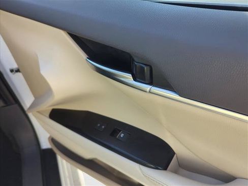 Certified 2019 Toyota Camry XLE FWD image 29