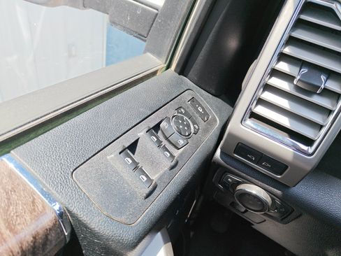 Used 2017 Ford F250 Lariat w/ Chrome Package AWD/4WD image 24