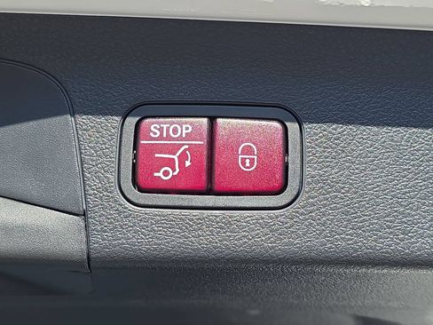 Certified 2025 Mercedes-Benz GLS 450 4MATIC image 13