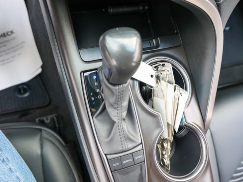 Used 2024 Toyota Camry SE FWD image 22