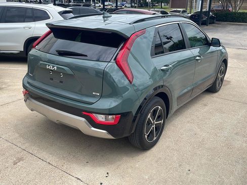 Used 2025 Kia Niro FWD image 3