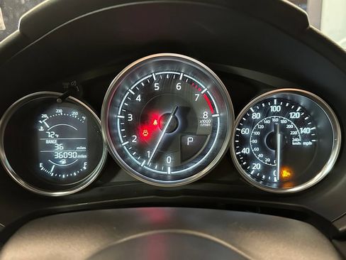 Used 2018 MAZDA MX-5 Miata Grand Touring RWD image 9