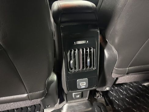 Certified 2024 Jeep Compass Limited image 29