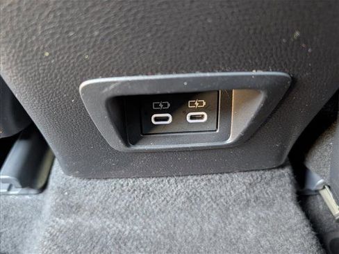 Used 2025 Toyota Corolla Cross XSE image 19