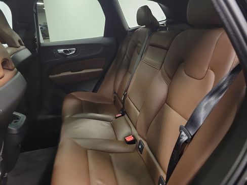 Used 2021 Volvo XC60 T5 Momentum image 19