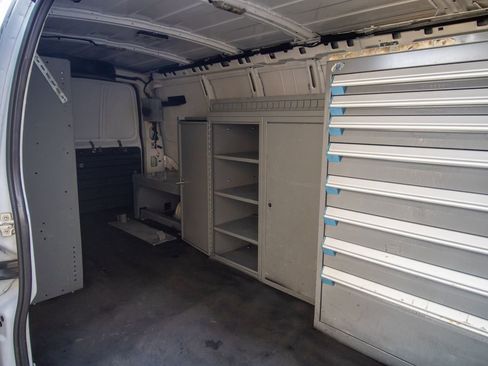 Used 2016 Chevrolet Express 3500 Extended image 29