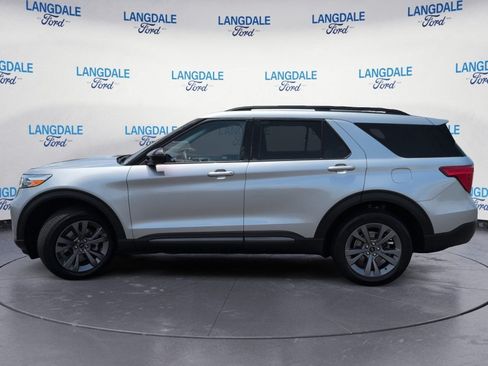 Used 2022 Ford Explorer XLT w/ Equipment Group 202A AWD/4WD image 10