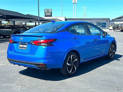 Used 2024 Nissan Versa SR FWD image 8