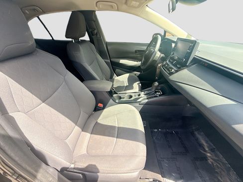 Used 2022 Toyota Corolla LE FWD image 30
