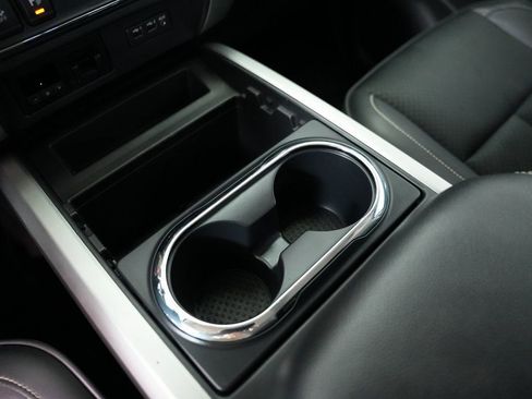 Used 2019 Nissan Titan PRO-4X image 30