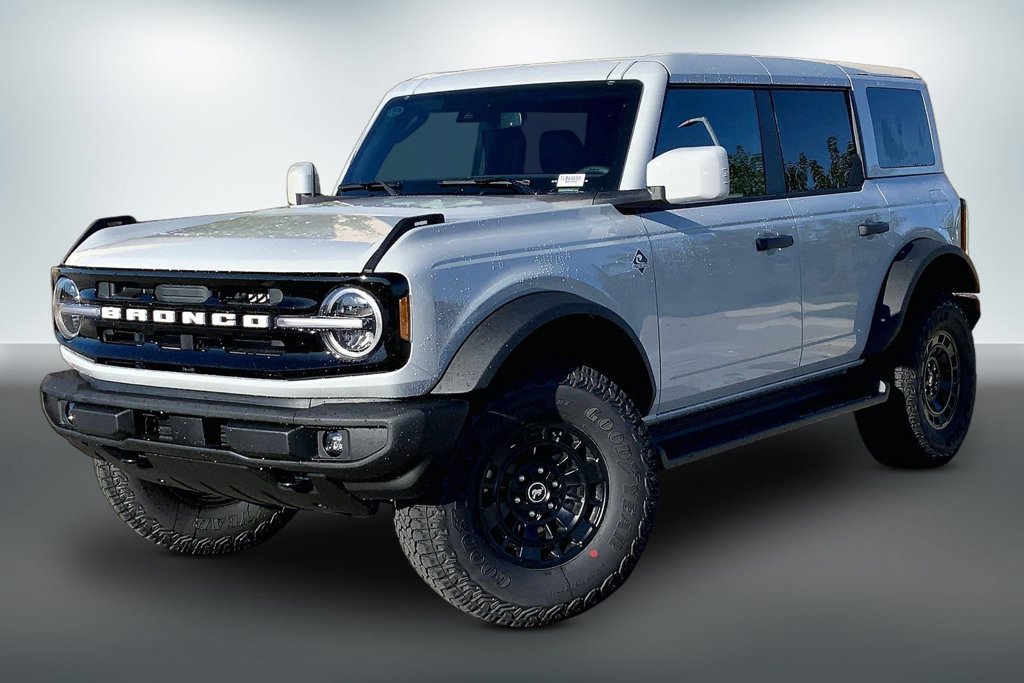 New 2026 Ford Bronco Outer Banks w/ Sasquatch Package AWD/4WD image 2