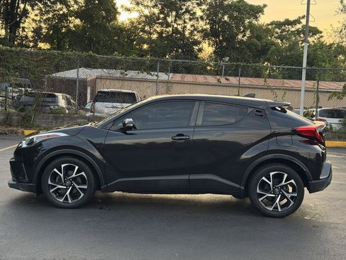 Used 2018 Toyota C-HR XLE FWD image 9