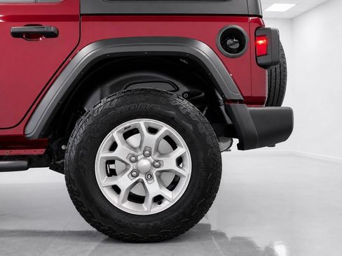 Used 2021 Jeep Wrangler Unlimited Sport AWD/4WD image 11