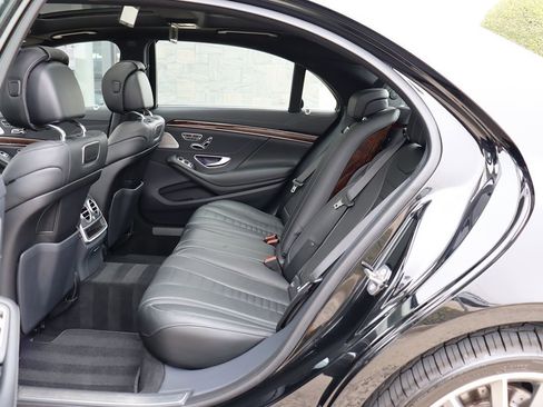 Used 2019 Mercedes-Benz S 560 Sedan image 44