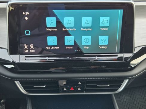 New 2026 Volkswagen Atlas Cross Sport SE FWD image 14