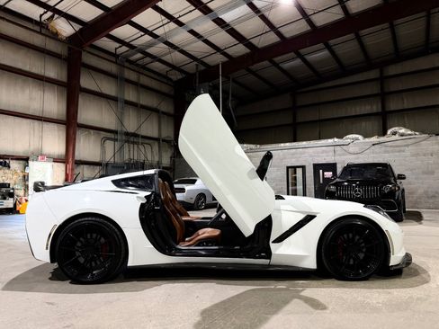 Used 2016 Chevrolet Corvette Stingray Coupe w/ 2LT Preferred Equipment Group image 3