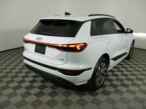 Certified 2025 Audi Q6 e-tron Premium w/ Convenience Package image 29