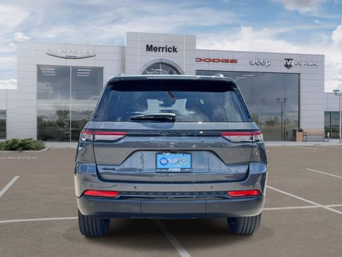 Certified 2025 Jeep Grand Cherokee Altitude AWD/4WD image 7