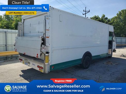 Used 2014 Ford E-450 and Econoline 450 Super Duty w/ A/C Prep Package RWD image 4