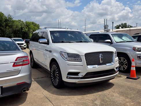 Used 2021 Lincoln Navigator Black Label w/ Cargo Convenience Package AWD/4WD image 1