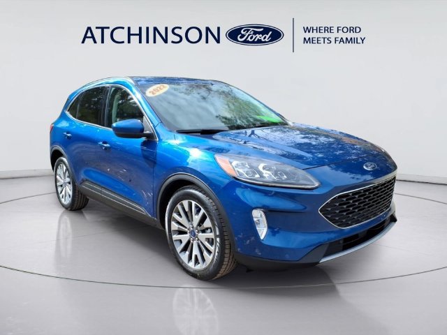 Used 2022 Ford Escape Titanium FWD image 3