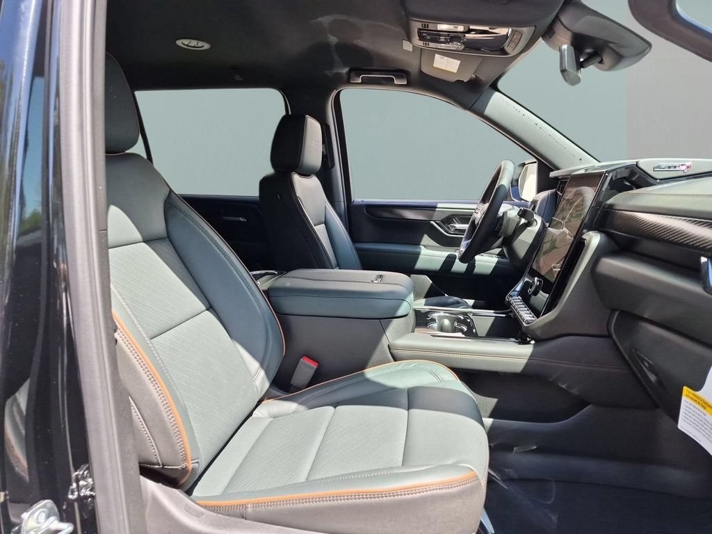 New 2026 GMC Yukon XL AT4 AWD/4WD image 28